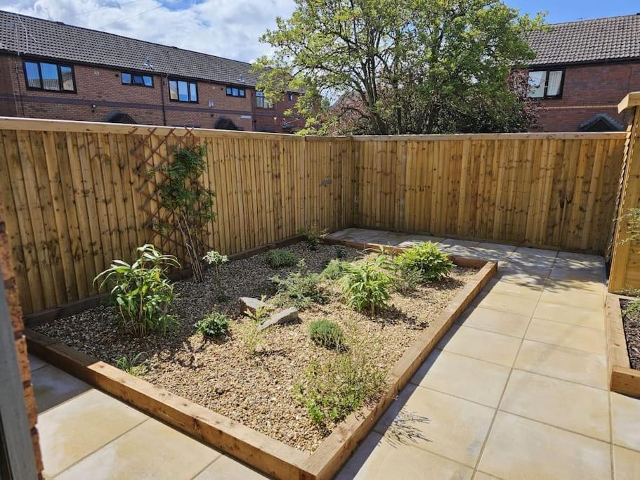 Prenton House, 3Br Close To Liverpool Birkenhead Exterior photo