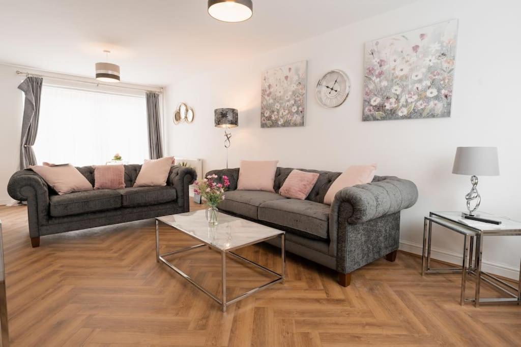 Prenton House, 3Br Close To Liverpool Birkenhead Exterior photo
