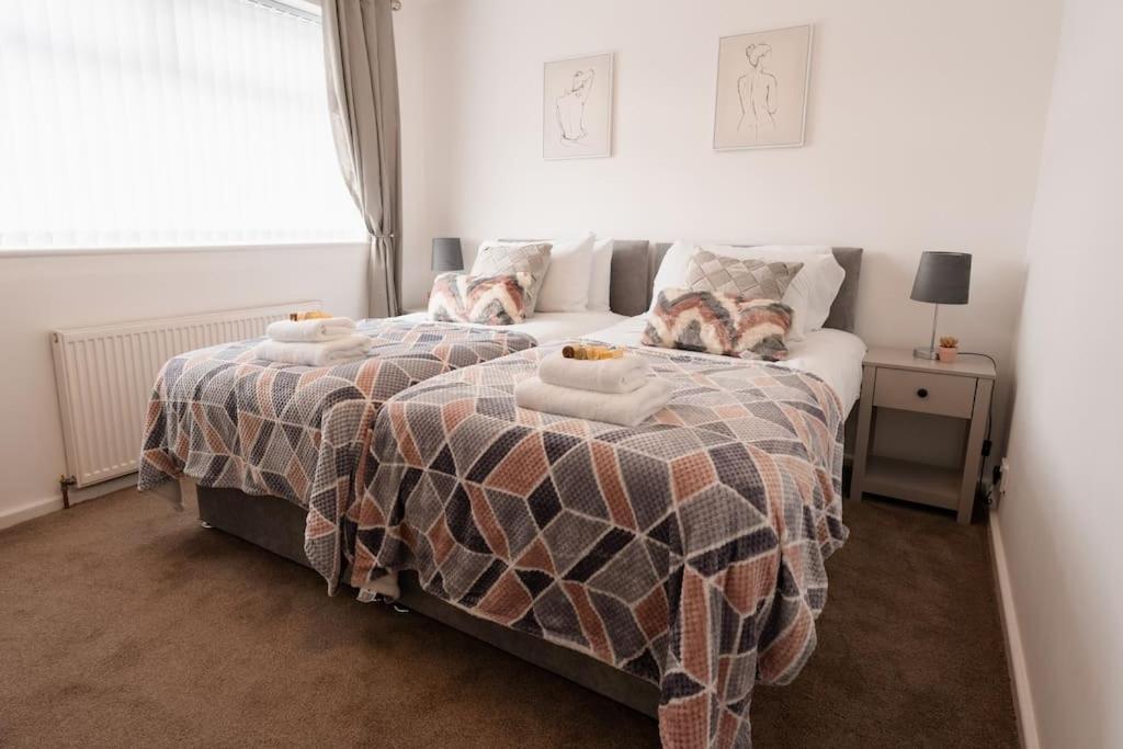 Prenton House, 3Br Close To Liverpool Birkenhead Exterior photo